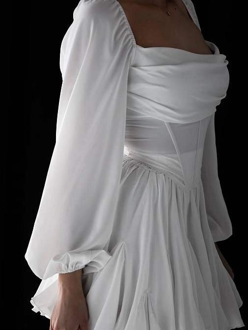 Женская романтическая привлекательная мини-платье с пышной юбкой и объемными рукавами софт Одесса - изображение 2