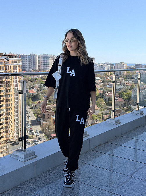 Женский легкий спортивный костюм с футболкой 