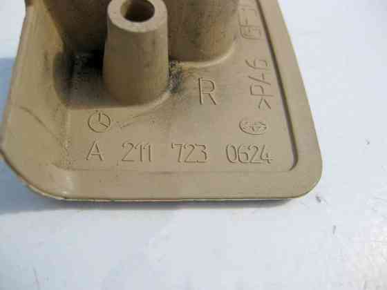 Mercedes-Benz  A2117230624 8K67 Пластикова декоративна бежева накладка замка правих дверей E-Class W211 CLS C219 Одеса