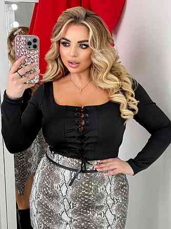 Стильний жіночий топ зі шнурівкою на декольте OSплотний мікродайвінг Чорний, 54/56 Одеса