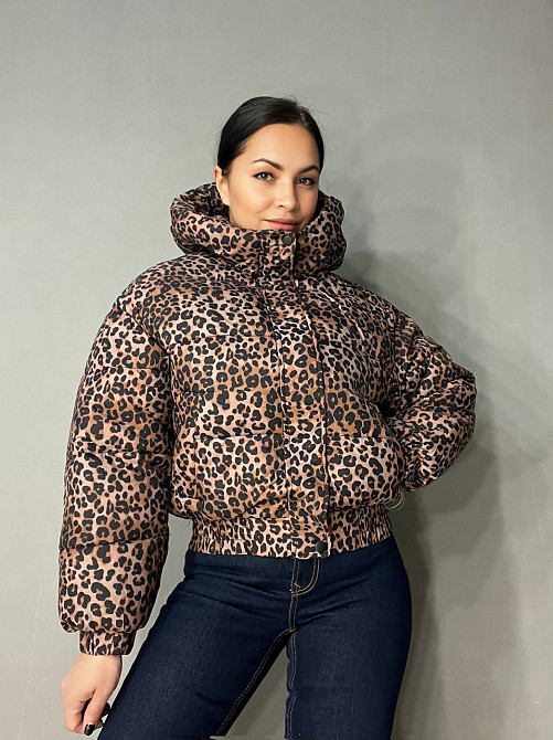 Куртка жіноча Lady Yep 9006 коротка з капюшоном леопардовий принт на резинці демісезонна коричнева, коричневий, 46 Київ - фото 5