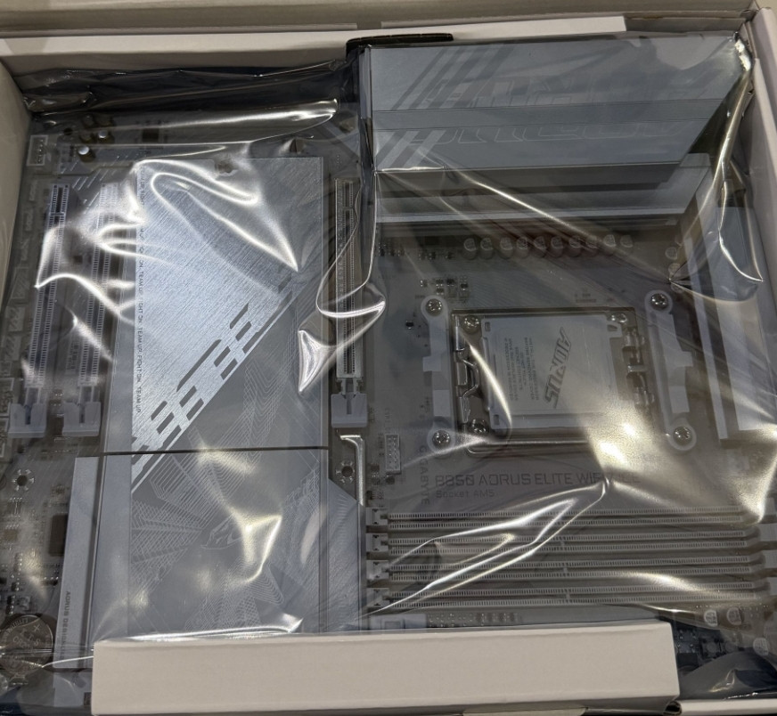 Материнская плата GIGABYTE B850 AORUS Elite WIFI7 ICE. Харьков - изображение 1