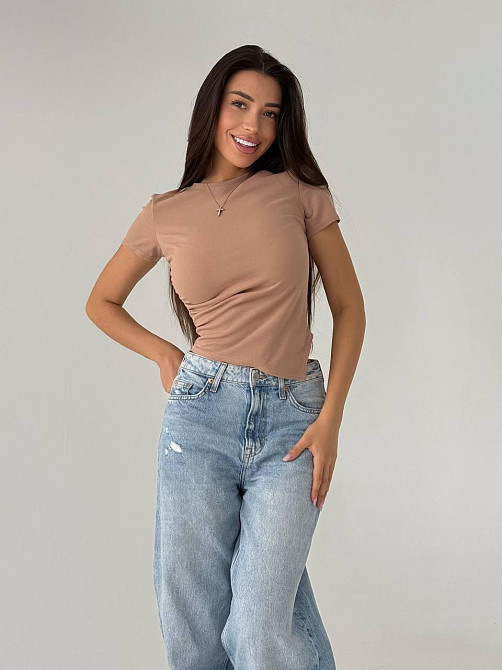 Женская базовая футболка с акцентным низом в виде треугольника креп-дайвинг Одесса - изображение 5