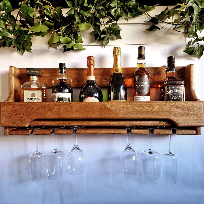 Настенная винная полка 