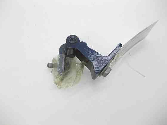 VAG  8S0833404E Половина петлі двері передньої правої, нижня частина нижньої петлі Одеса