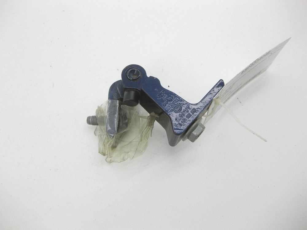 VAG  8S0833404E Половина петлі двері передньої правої, нижня частина нижньої петлі Одеса - фото 1