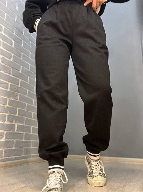 Костюм жіночий A-N 2743 брюки джоггери та худі з кишенями на блискавці з капюшоном резинка з білою с Одеса - фото 3