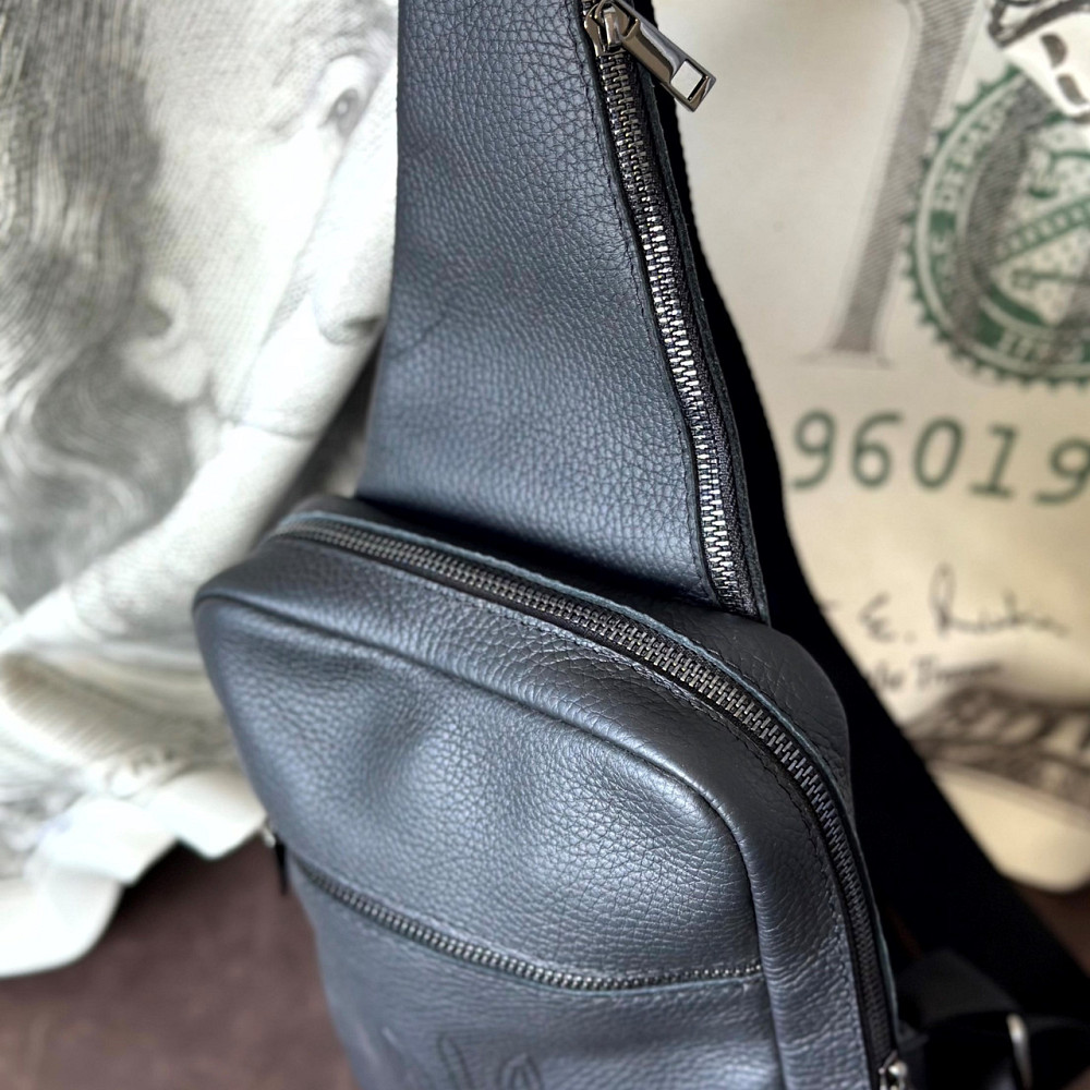 Сумка чорна Бостон Герб через плече чоловіча з тисненням, месенджер сумка з широким ремінцем 25.5х18х5 смMasterSem Київ - фото 4