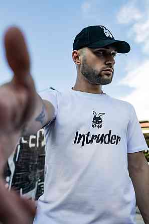 Чоловіча футболка Intruder Bunny бавовна c лого та написом класична однотонна Туреччина біла Одеса