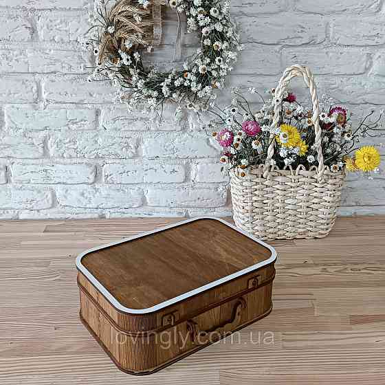 Дерев'яна коробка - валіза відтінок горіх 28/18/9 см Ірпінь