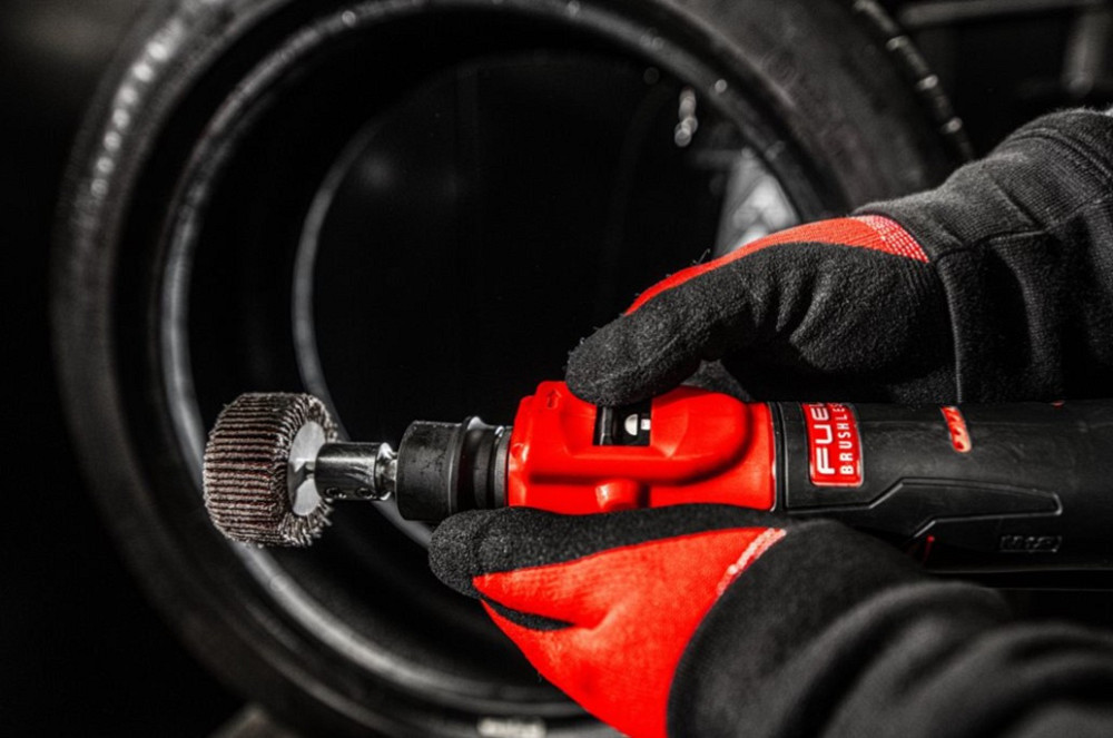 Шлифмашина прямая аккумуляторная MILWAUKEE, M12 FTB-0, 7/16