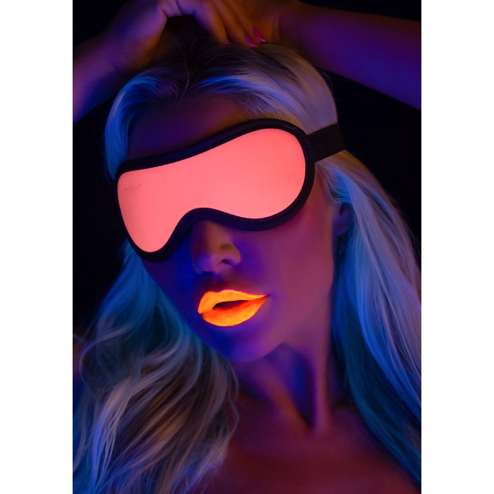 Маска на очі, що світиться у темряві Taboom Blindfold рожево-чорна Sex Aura Київ - фото 1