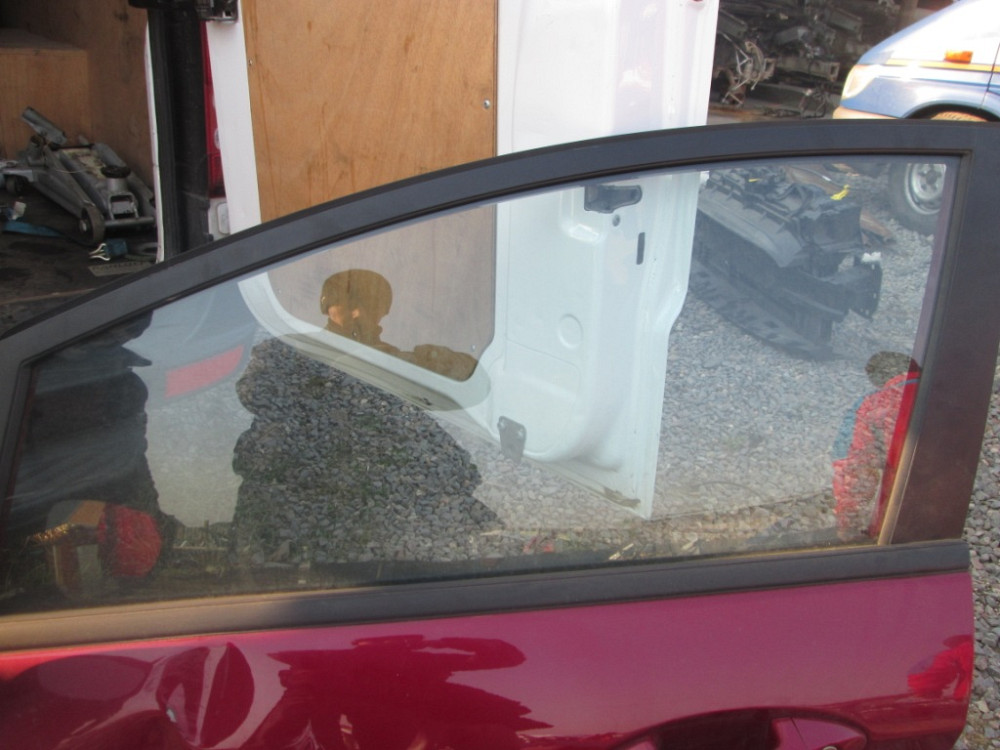 Скло передніх дверей Ford Fiesta 2010-2016 Ковель - изображение 1