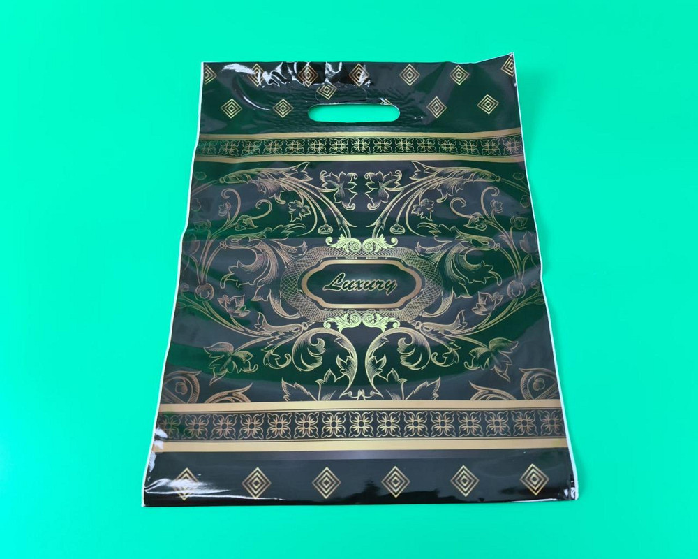 Пакет с прорезной ручкой, ламинированный 