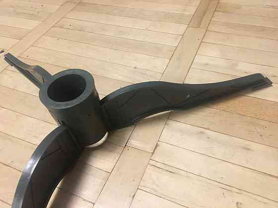 Подставка под елку на высоту мах 1,8-1,9 м., темно-зеленая (хаки), диам 5 см тренога для елки из полипропилена Киев