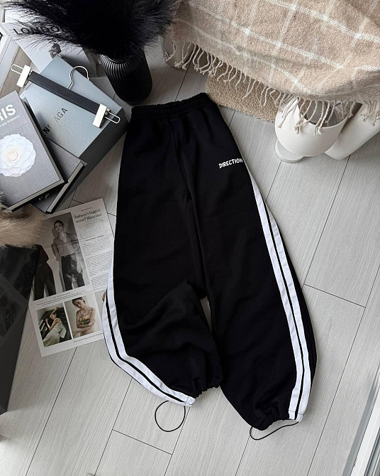 Жіночі стильні сезонні штани з тринитки на флісі. Чорний Одеса - фото 4