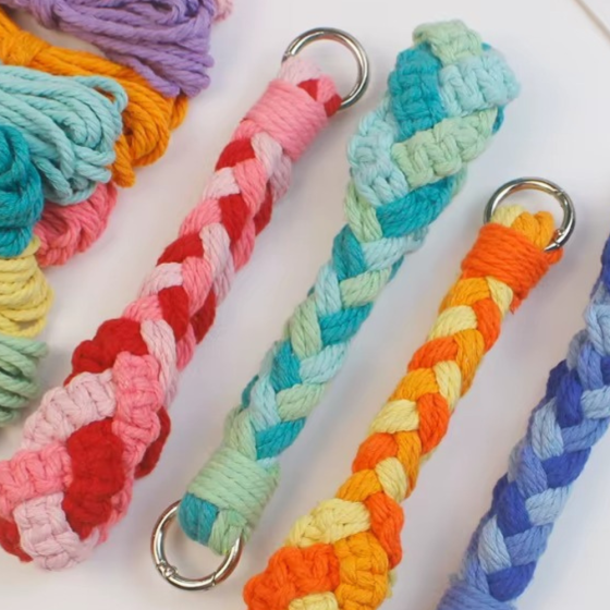 Набор макраме для рукоделия и плетения брелока для ключей и аксессуаров 17.3х3.5см зелёный,голубой,бирюзовый Каменец-Подольский