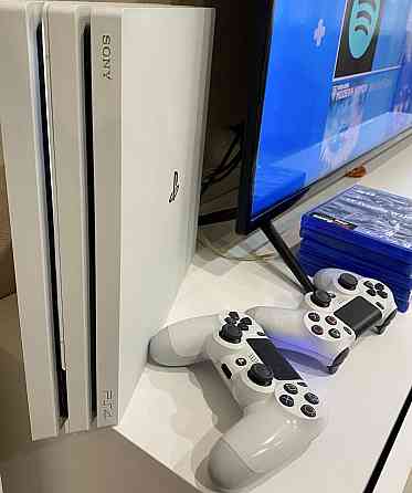 Play station 4 pro 1 TB, 3 джойстики. Харків