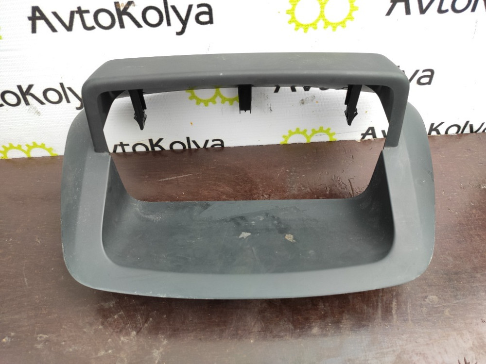 Накладка рамка дисплея навігації Renault Megane III 2008-2015 (628700004R) Ковель - фото 1