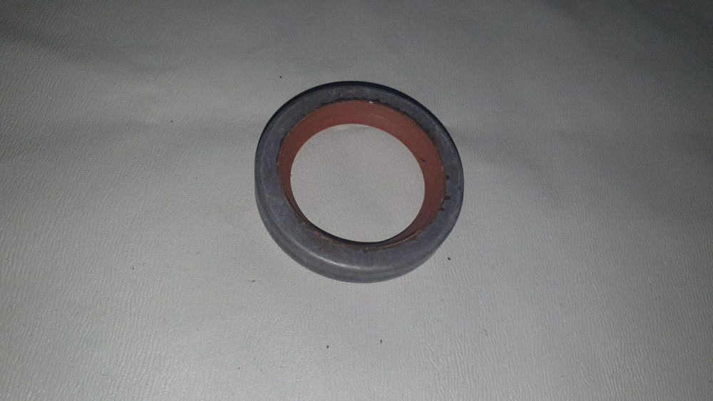 Сальник ступицы передней ВАЗ-2101 (красный). 40*57*10 мм. 2101-3103038. Харьков - изображение 1