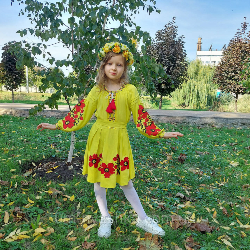 Детское вышитое льняное платье 