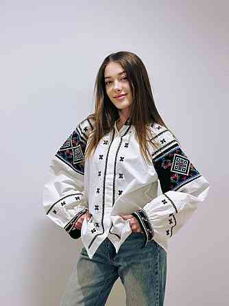 Жіноча сучасна вишиванка на ґудзиках 80% бавовна, 20% поліестер 44 Одеса