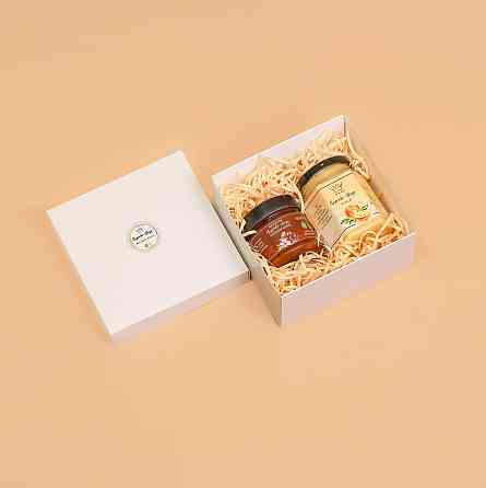 Корпоративні подарунки на 8 березня №71 для колег жінок від колективу. Одеса