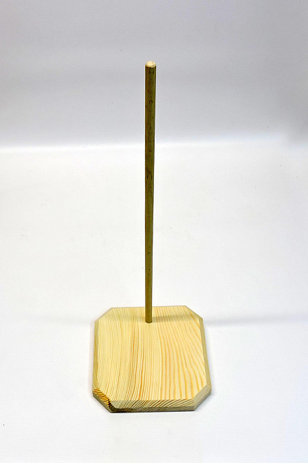 Подставка для кукол 