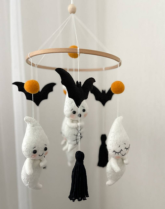 Дитячий музичний мобіль на ліжечко для немовлят WooolyWool «Веселі привиди» з 35 мелодіями Київ - фото 3