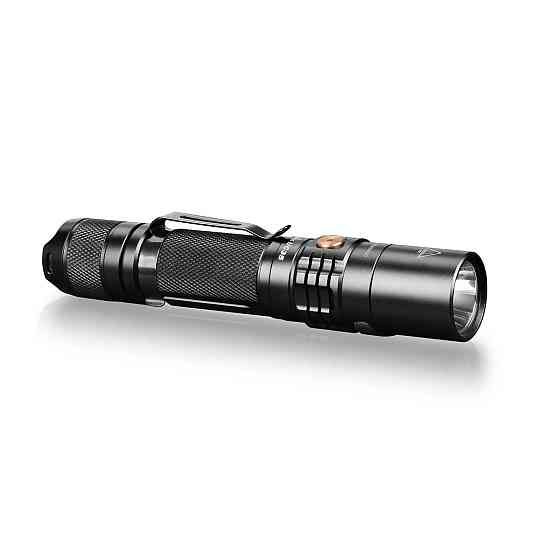 Ручной тактический фонарик Fenix UC35 V20 CREE XP-L HI V3 1000лм (Черный) Винница