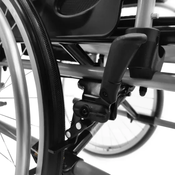 Низькоактивне крісло колісне Invacare Action 1R 40,5 см Дніпро