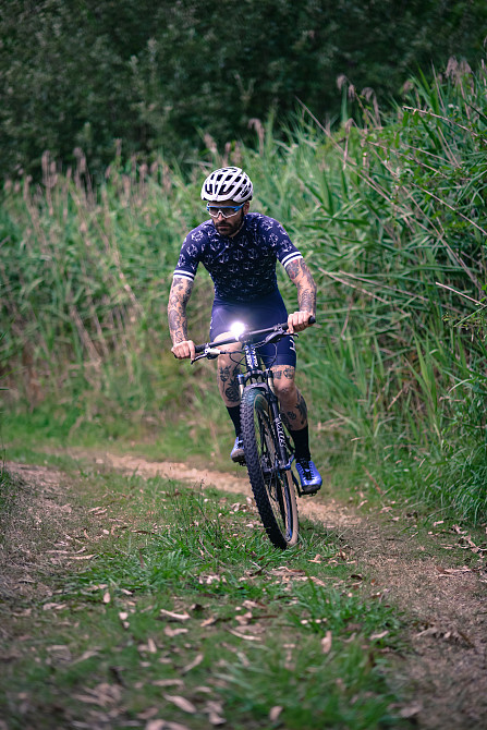 Фара Knog PWR Mountain 2000 Lumens POWERBANK Киев - изображение 2