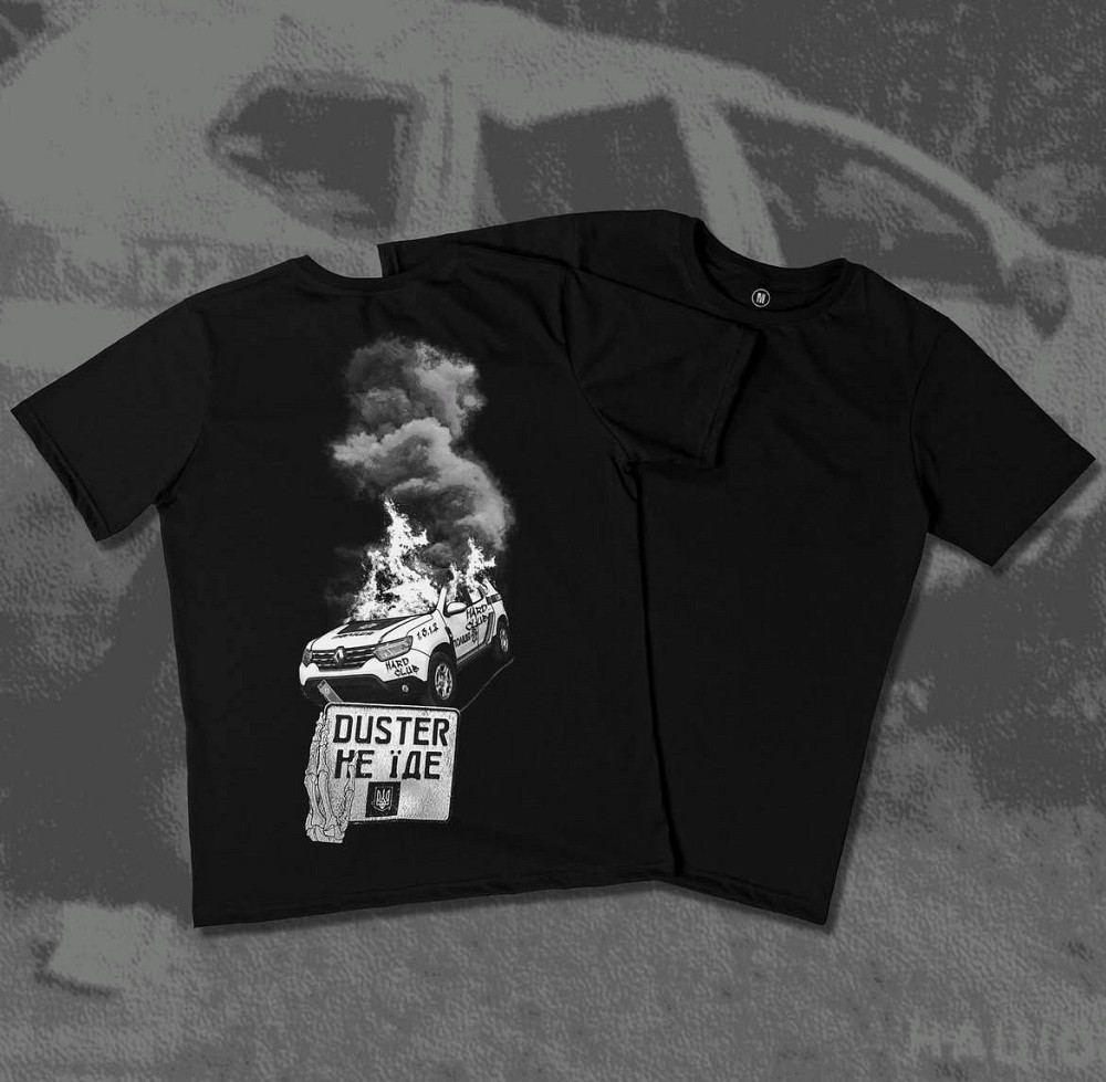 Черная футболка 