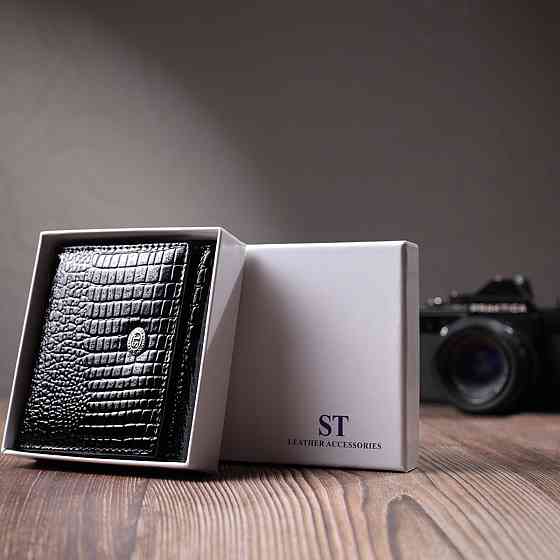 Компактний жіночий гаманець з натуральної лакованої шкіри Чорний (ST Leather) Київ