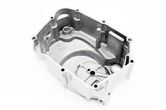 Кришка двигуна права (де щуп) 110cc/125cc механіка ALPHA Киев