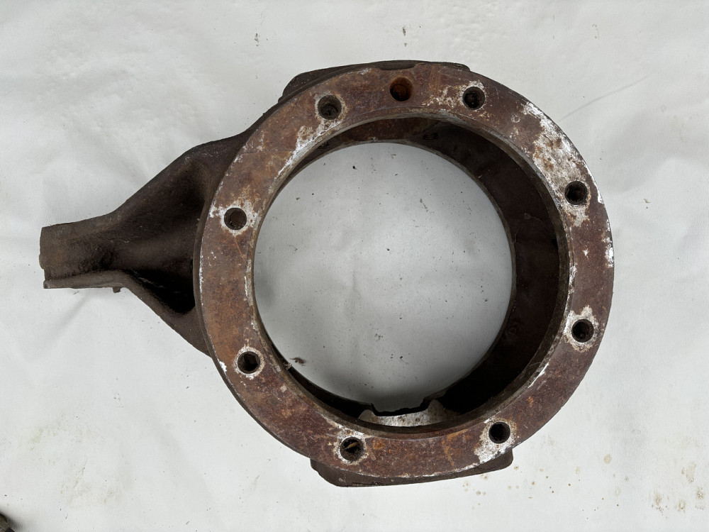 Корпус поворотного кулака правий Урал. Харків - фото 1