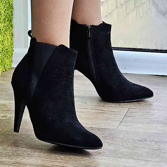 Жіночі Черевики Чорні на Каблуці Замшеві Модельні Ботильйони (розміри: 36,37,38,40) — 60-2 Дніпро