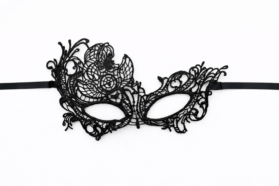 Карнавальная кружевная маска асимметричная one size черный Киев