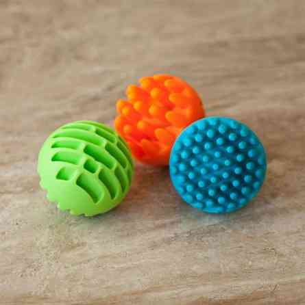 Прорізувач-брязкальце Fat Brain Toys Sensory Rollers Сенсорні кулі 3 шт. (F161ML) Харків