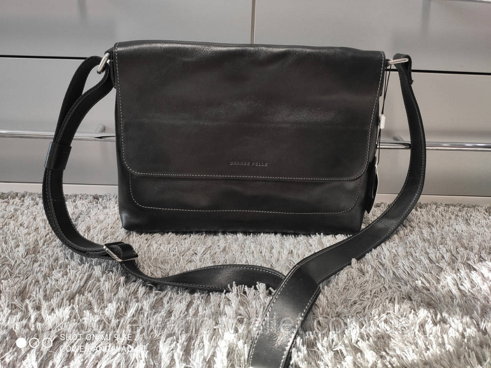 Мужская сумка мессенджер горизонтального типа из гладкой кожи Grande Pelle 753610 Киев - изображение 9