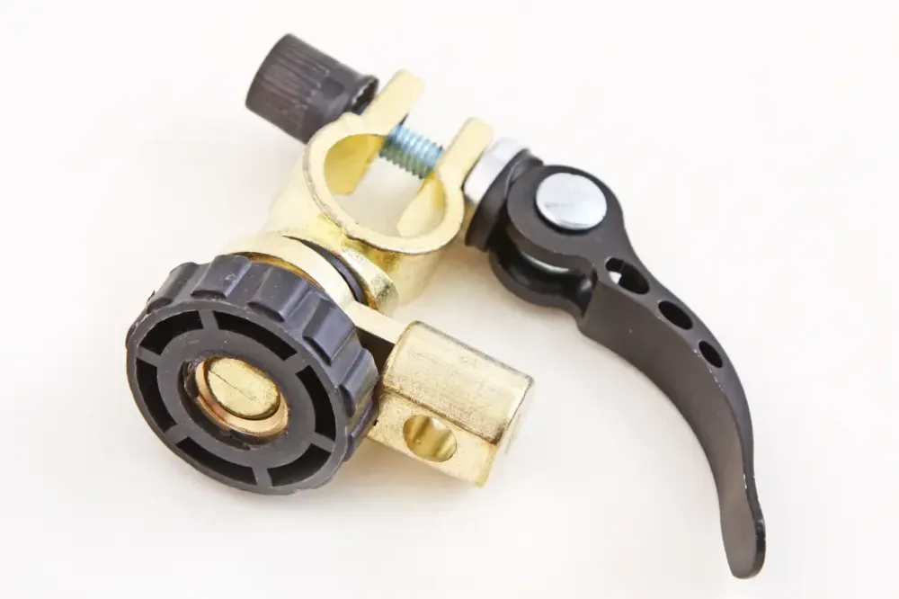 Клемма АКБ латунная быстросъемная с фиксатором и выключателем массы Г-образная - черная Винница - изображение 1