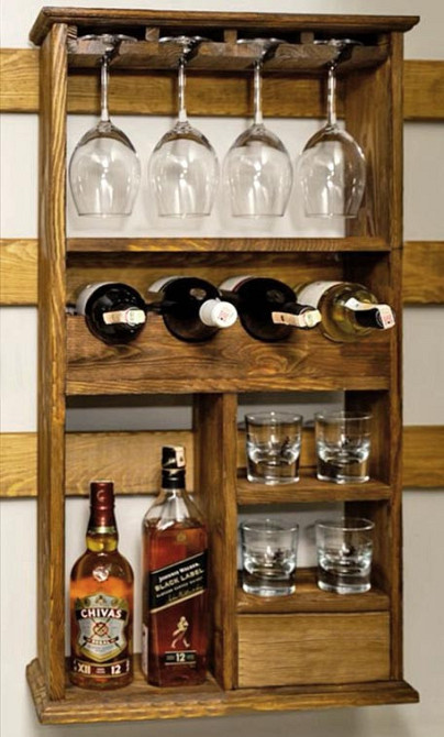 Настенная винная полка 