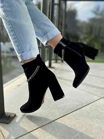 Nivelle Черевики жіночі NIVELLE чорні замша натуральна каблук 9см розмір 39 (5409/8018-8048) Коломыя