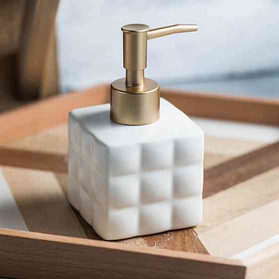 Дозатор для жидкого мыла керамический, диспенсер мыла для ванной комнаты и кухни Белый Каменец-Подольский