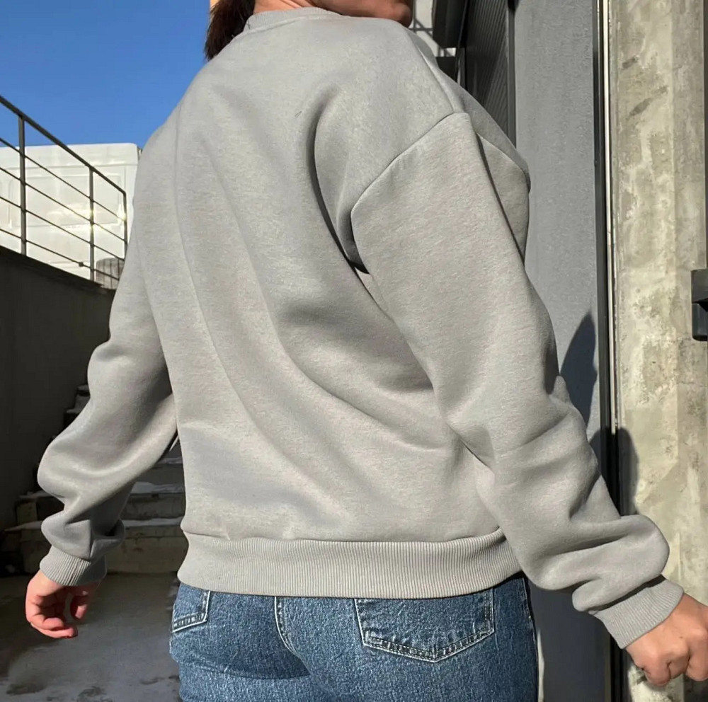 Свитшот женский Pepper mint 24-15 оверсайз удлиненная надпись впереди утепленный флис, серый, S Киев - изображение 14