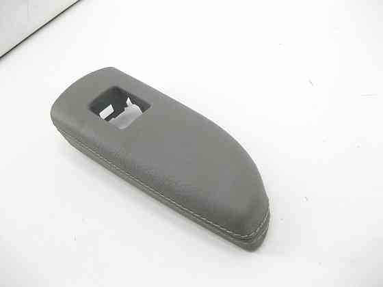 Mercedes-Benz  A2217300789 7H91 Сіра накладка кнопки склопідйомника задніх лівих дверей S-class short W221 S-class long V221 Одеса