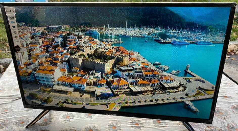 Телевизор: Samsung 42