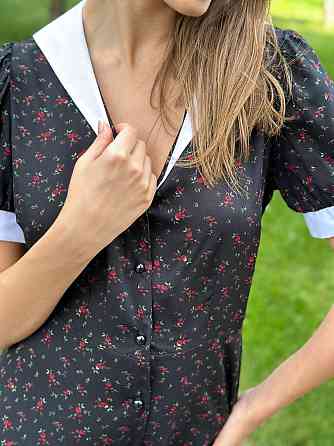 Жіноча міні-сукня з білим комірцем Чорний з червоними квітами M-L Харків