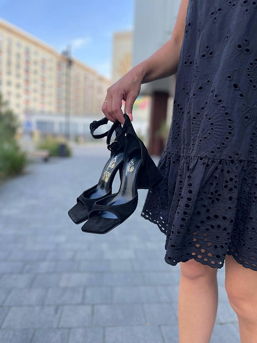 LIRIO Жіночі босоніжки чорні з відкритим носком літні з натуральної замші на підборах LIRIO L03 Коломия - фото 9