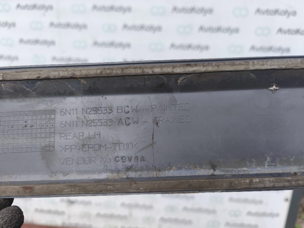 Накладка задніх дверей ліва Ford Fusion 2006-2012 (6N11-N25533-BCW) Ковель - фото 2